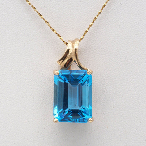 Stunning 14K Gold Blue Topaz Necklace